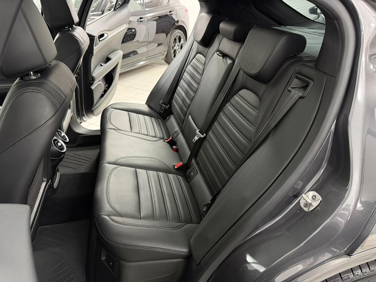 Alfa Romeo Stelvio 2.2 TD 210 CV VELOCE TETTO HARMAN KARDON Q4