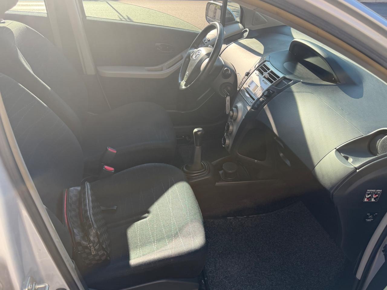 Toyota Yaris 1.0 5 porte Sol