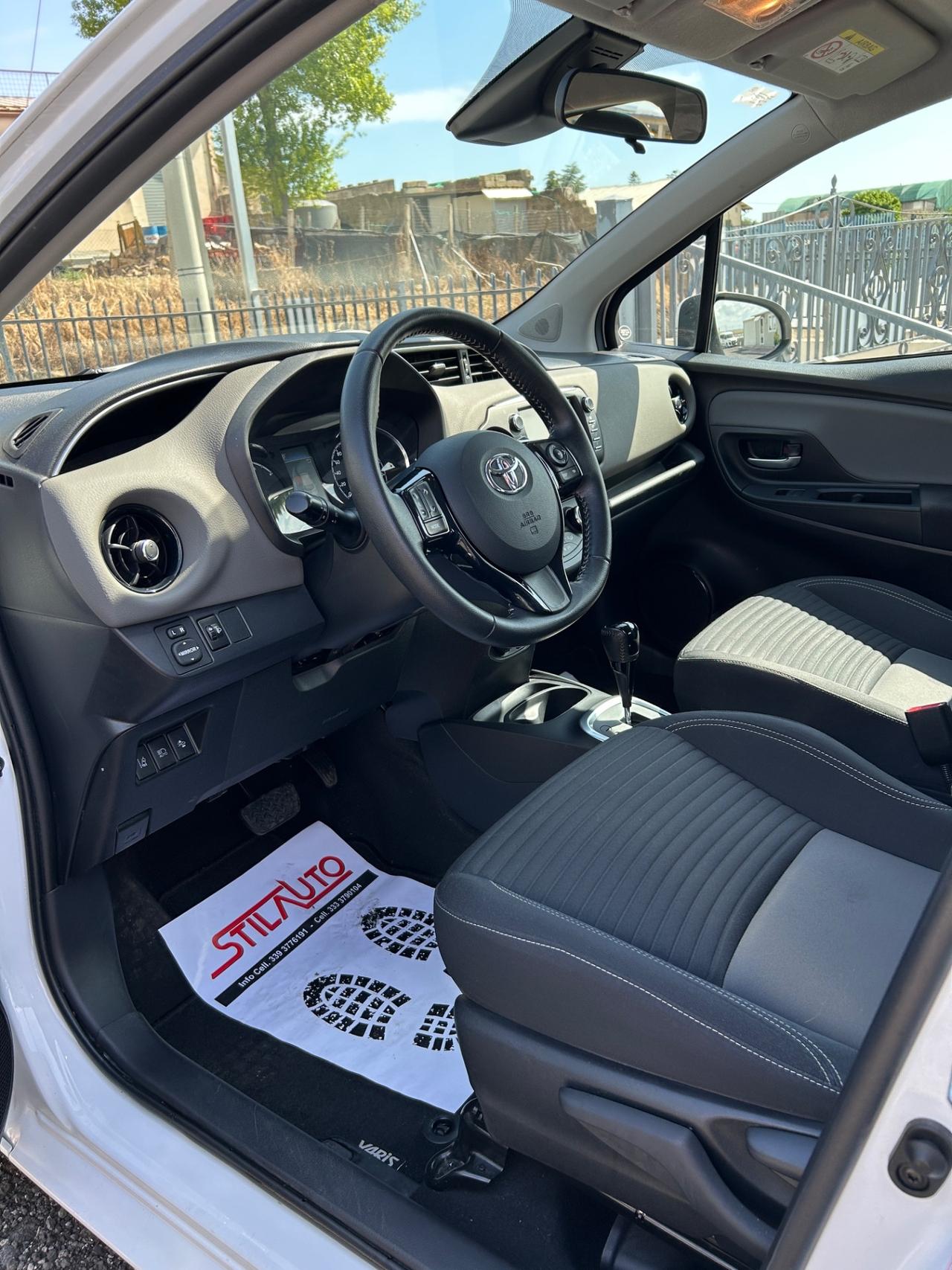 Toyota Yaris 1.5 Hybrid 5 porte Cool