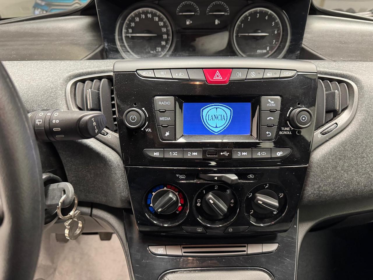LANCIA Ypsilon III 2021 - Ypsilon 1.0 firefly hybrid Silver s&s 70c