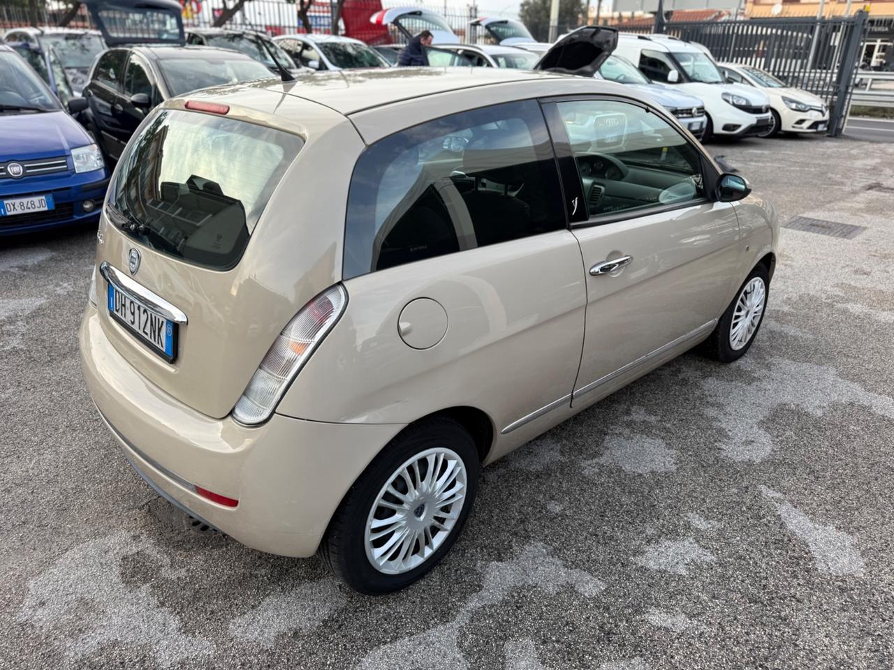 Lancia Ypsilon 1.4 16V Oro Giallo Perfetta