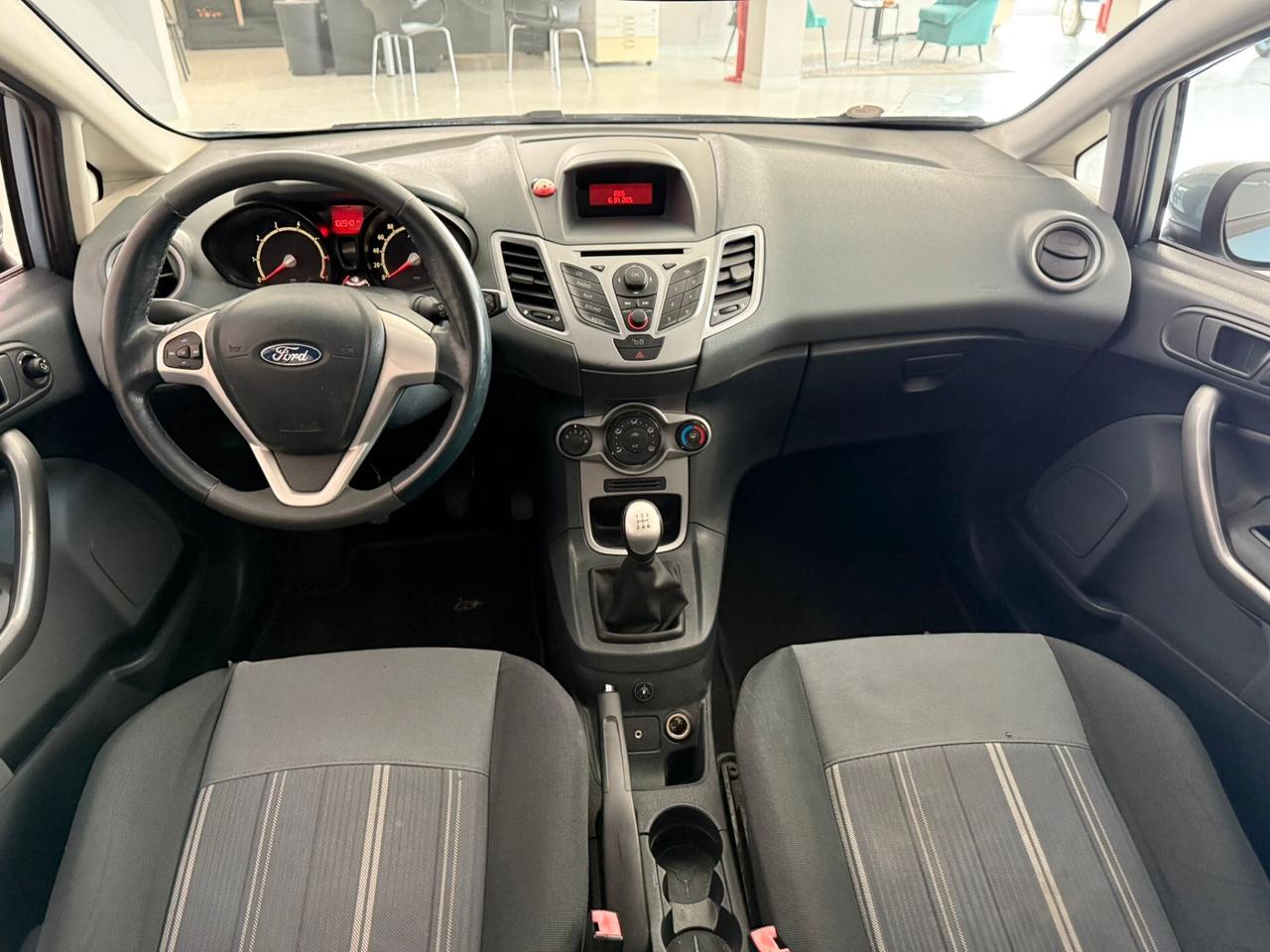 Ford Fiesta 1.4 5 porte Bz.- GPL Titanium NEOPATENTATI