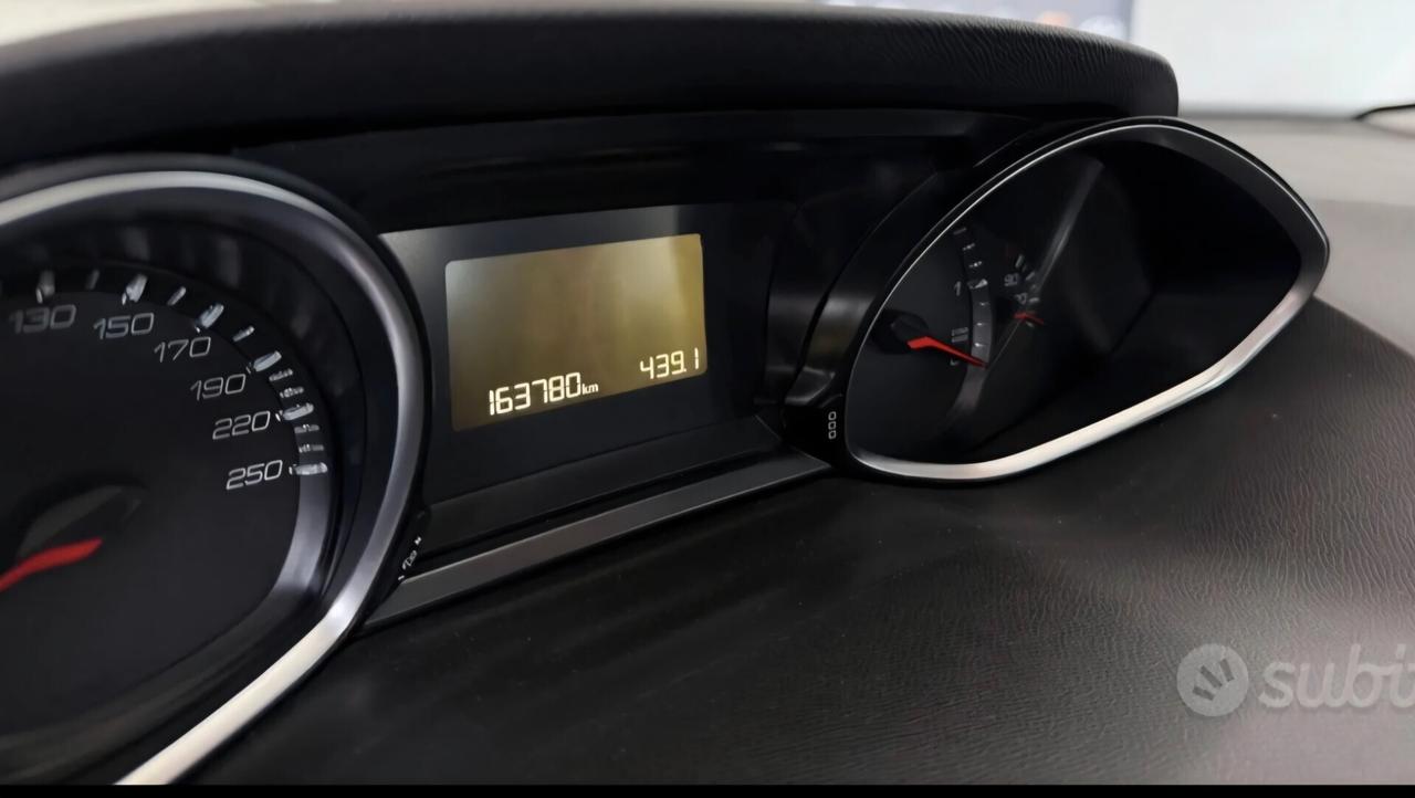 Peugeot 308 BlueHDi 130 S&S Allure