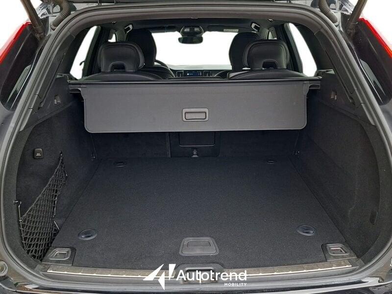 Volvo XC60 B4 197+14 CV AWD Mild Hybrid Diesel Automatico Plus Dark N1 Autocarro