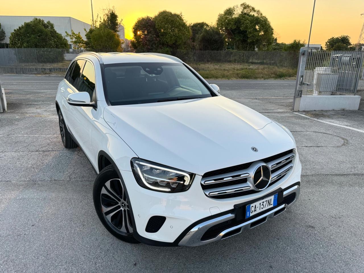 MERCEDES GLC 200D Sport 4Matic - Led Navi