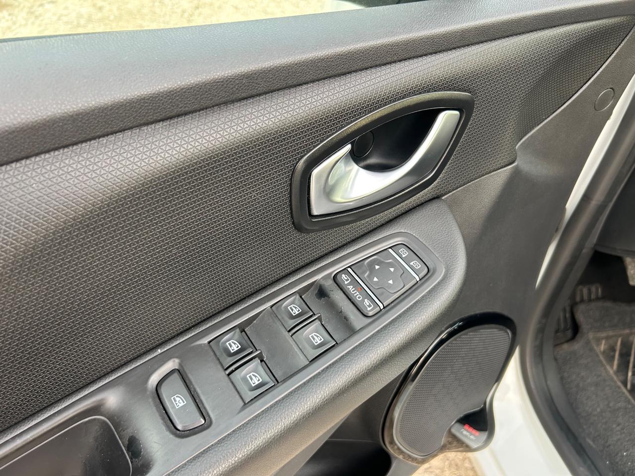 Renault Clio dCi 8V 90CV Start&Stop 5 porte Energy neopatentati