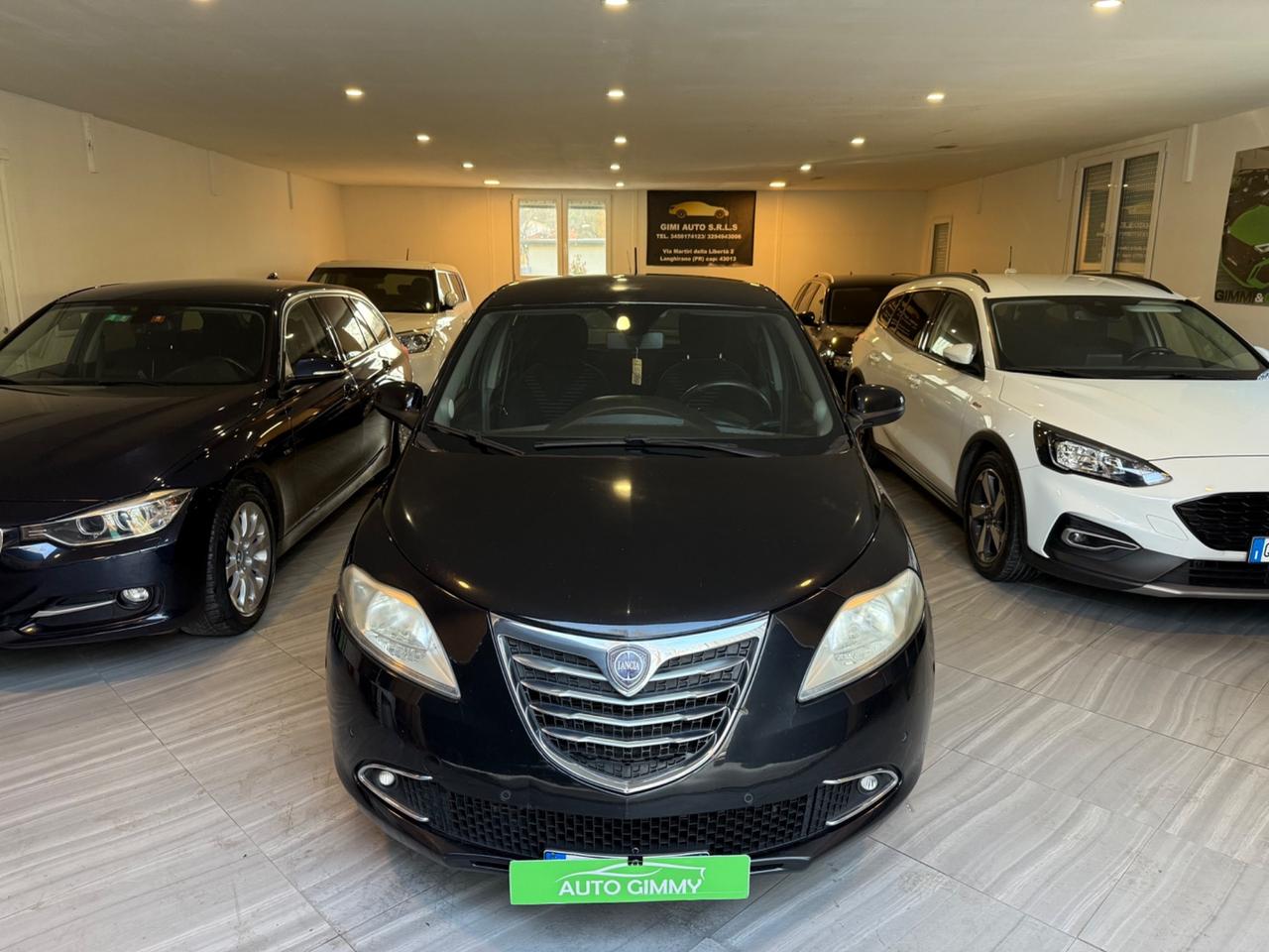 Lancia Ypsilon 0.9 GPL BENZINA ANNO 2011 neopatentati
