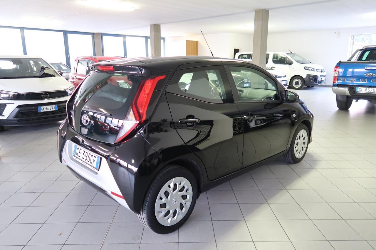Toyota Aygo Connect 1.0 VVT-i 5 porte x-cool Automatica