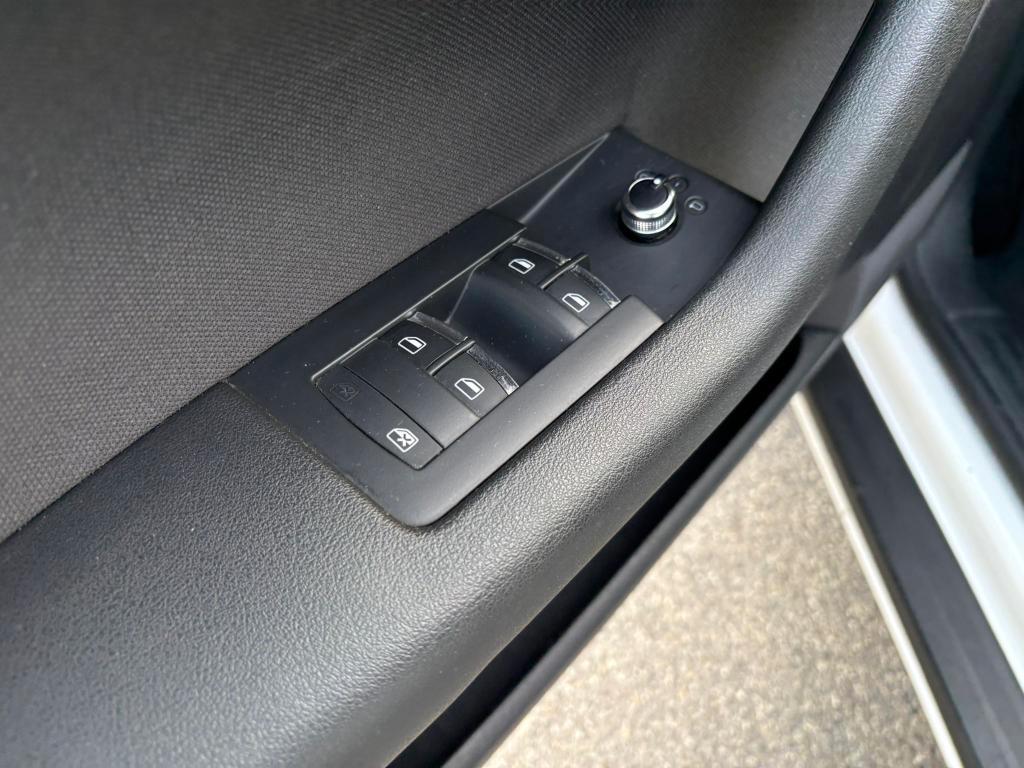 Audi A3 Sportback 1.6 tdi Young Edition 90cv ADATTA NEOPATENTATI