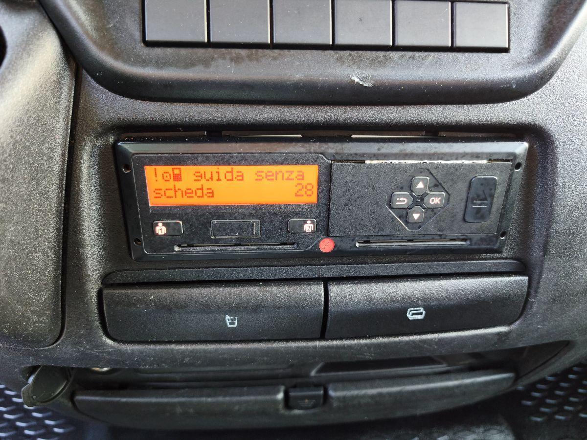 IVECO Daily 35S14 Furgone Medio Tetto Basso Gancio traino