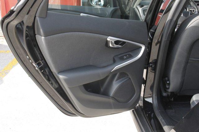 VOLVO V40 Cross Country D2 Business FULL-LED