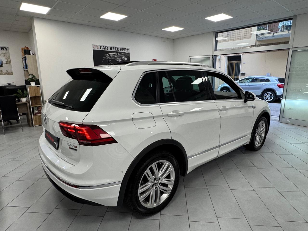 Volkswagen Tiguan 2.0 TDI DSG 4MOTION RLINE