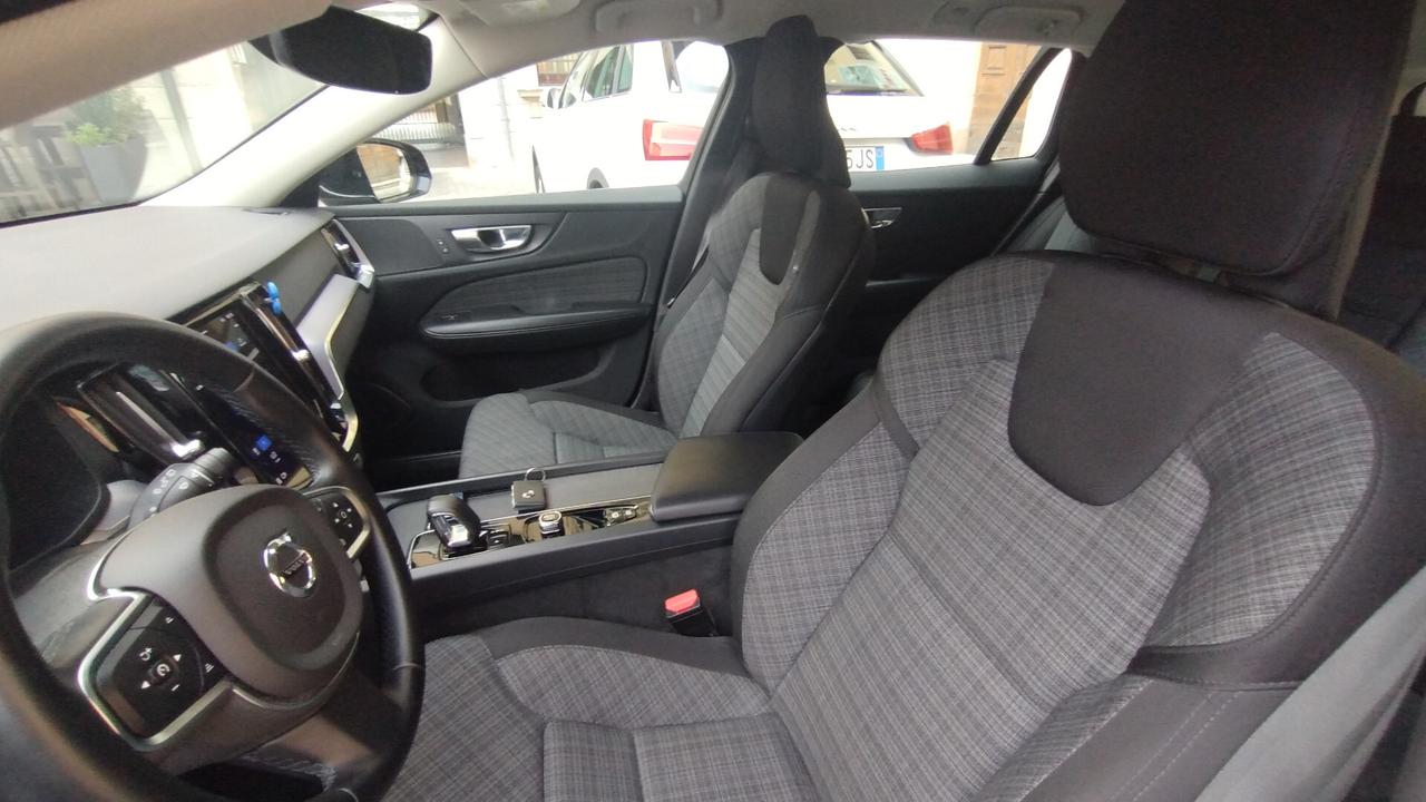 Volvo V60 2.0 MHEV Hybrid Core PROMMO