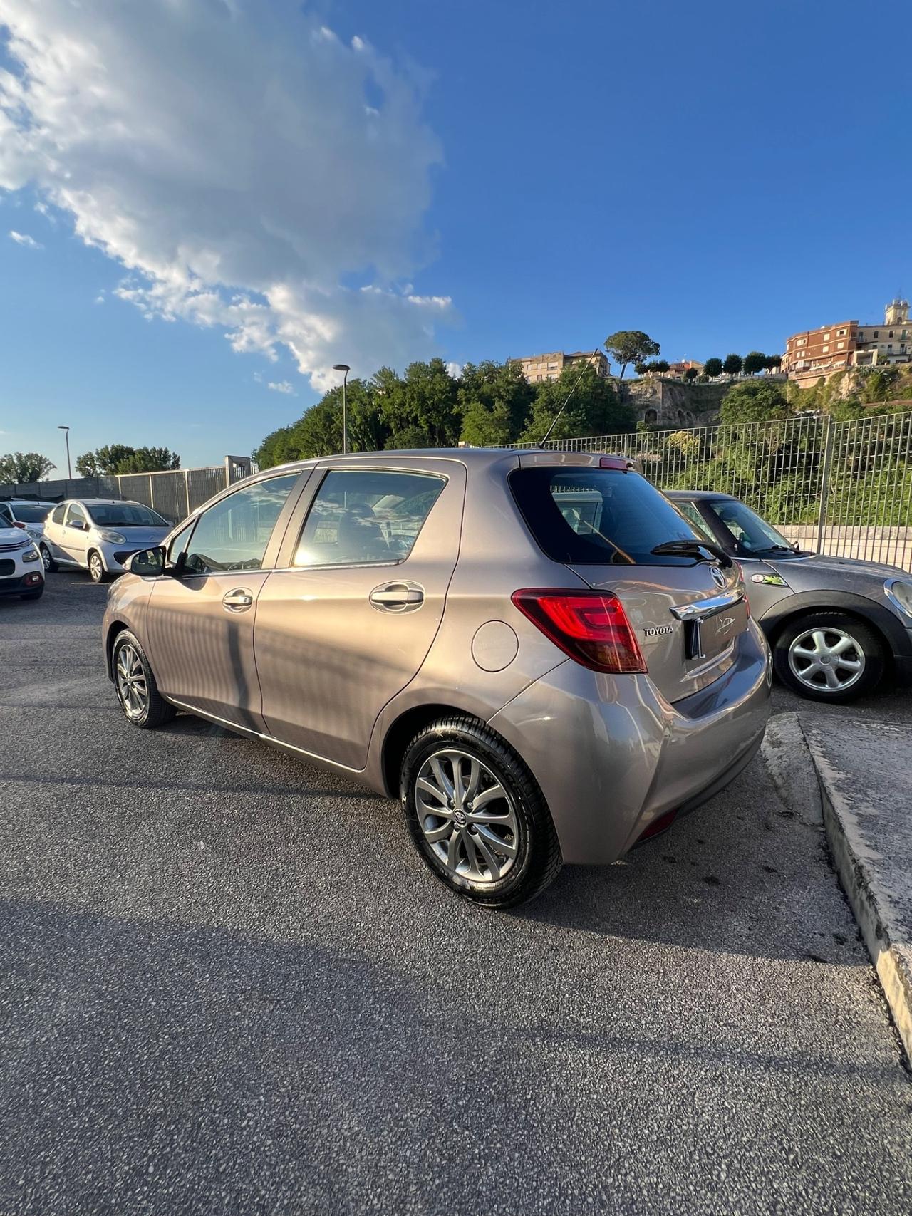 Toyota Yaris 1.0 5 porte Lounge
