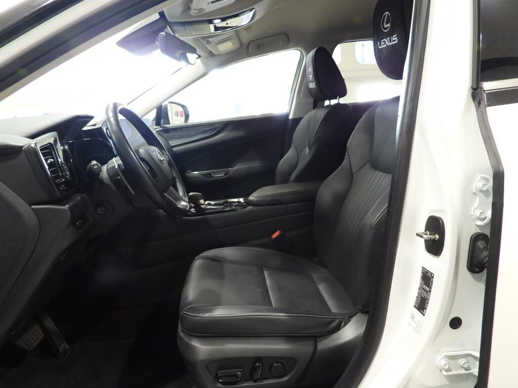 Lexus NX 2.5 Plug-in Premium 4WD e-CVT