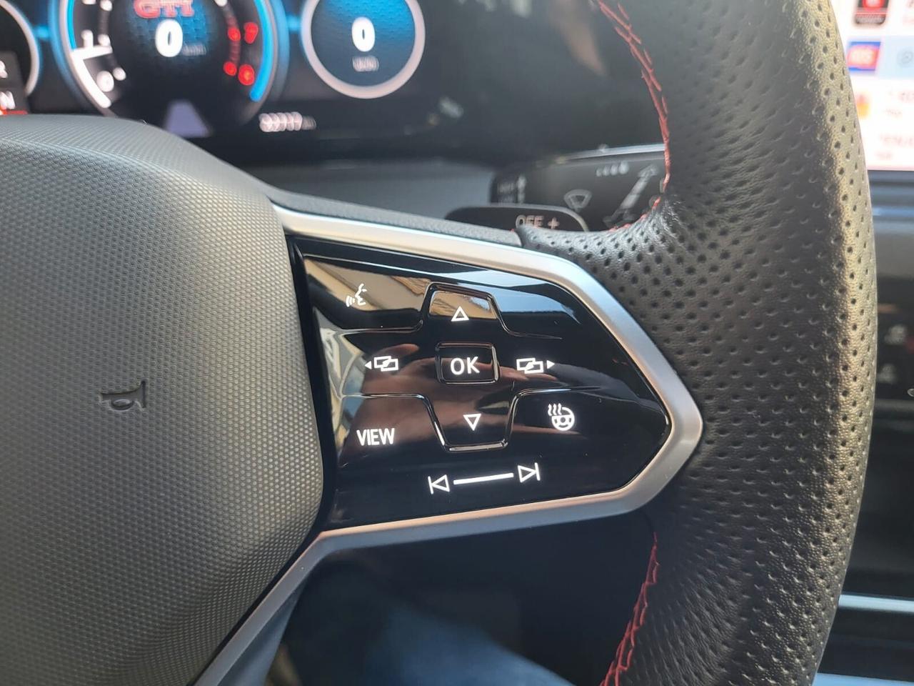 Volkswagen Golf GTI 2.0 DSG 245 CV/PELLE VIENNA / TETTO APRIBILE / FARI IQ...