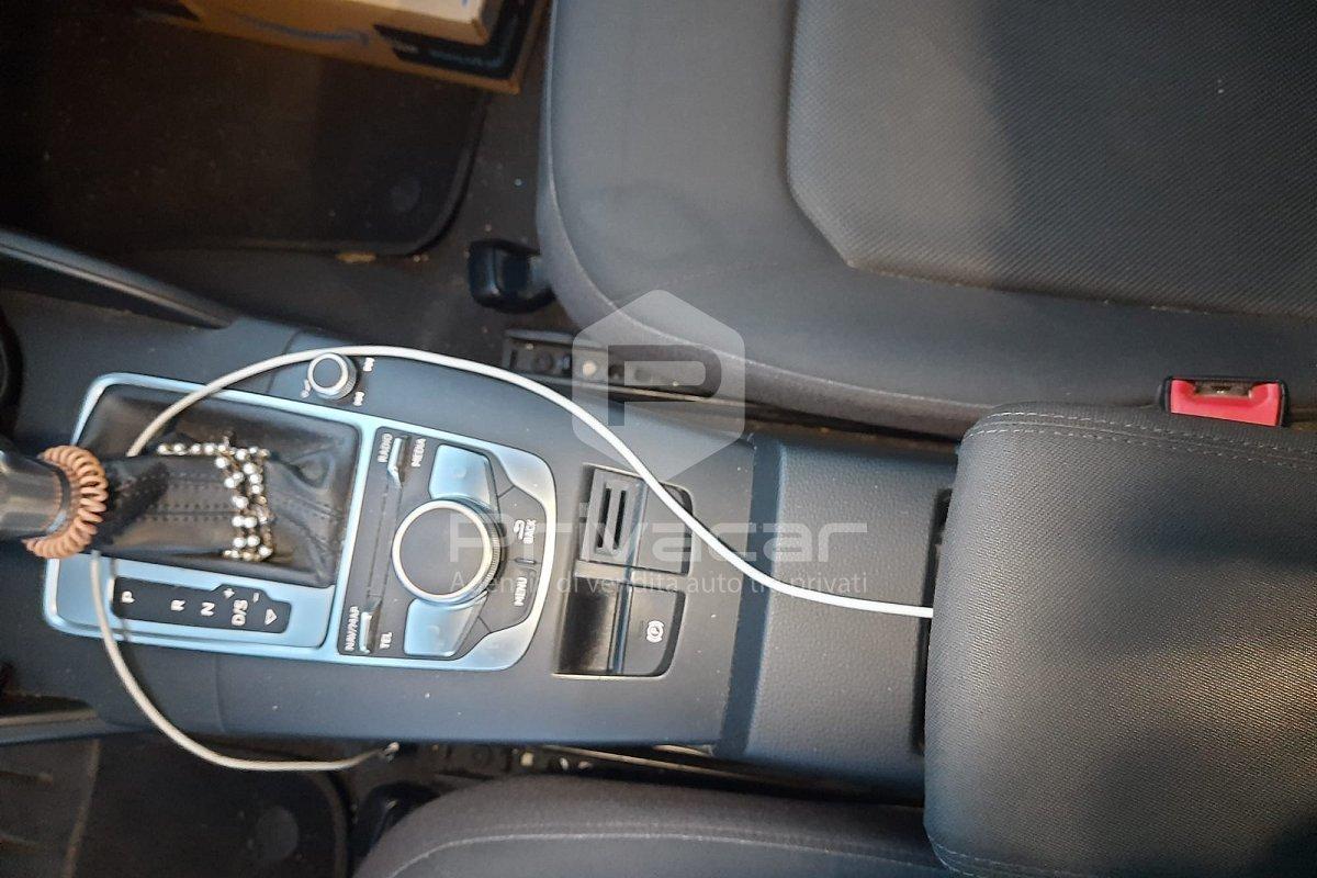AUDI A3 1.6 TDI 116 CV S tronic Business