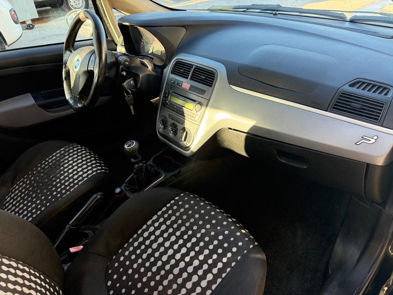 Fiat grande punto 1.2 benzina 65cv NEOPATENTATI