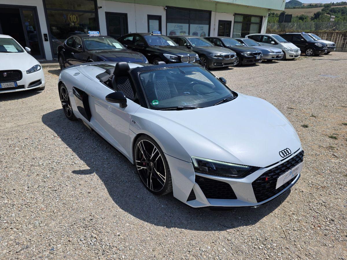 AUDI R8 V10 SPYDER QUATTRO PERFORMANCE