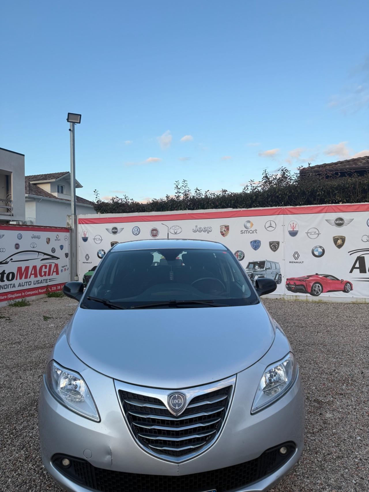 Lancia Ypsilon 1.2 69 CV 5 porte GPL Ecochic Silver