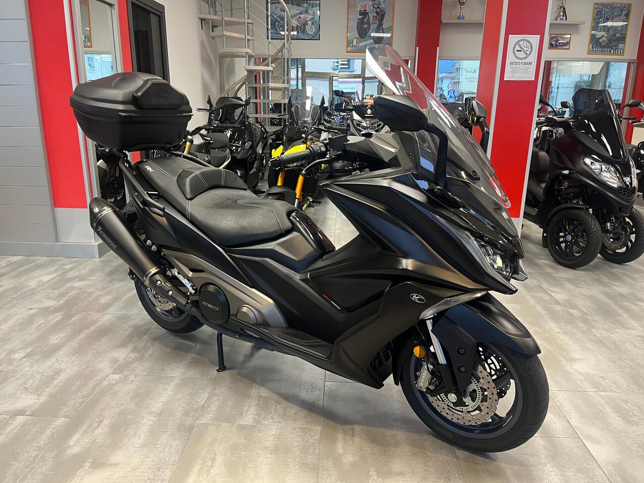 Kymco AK 550