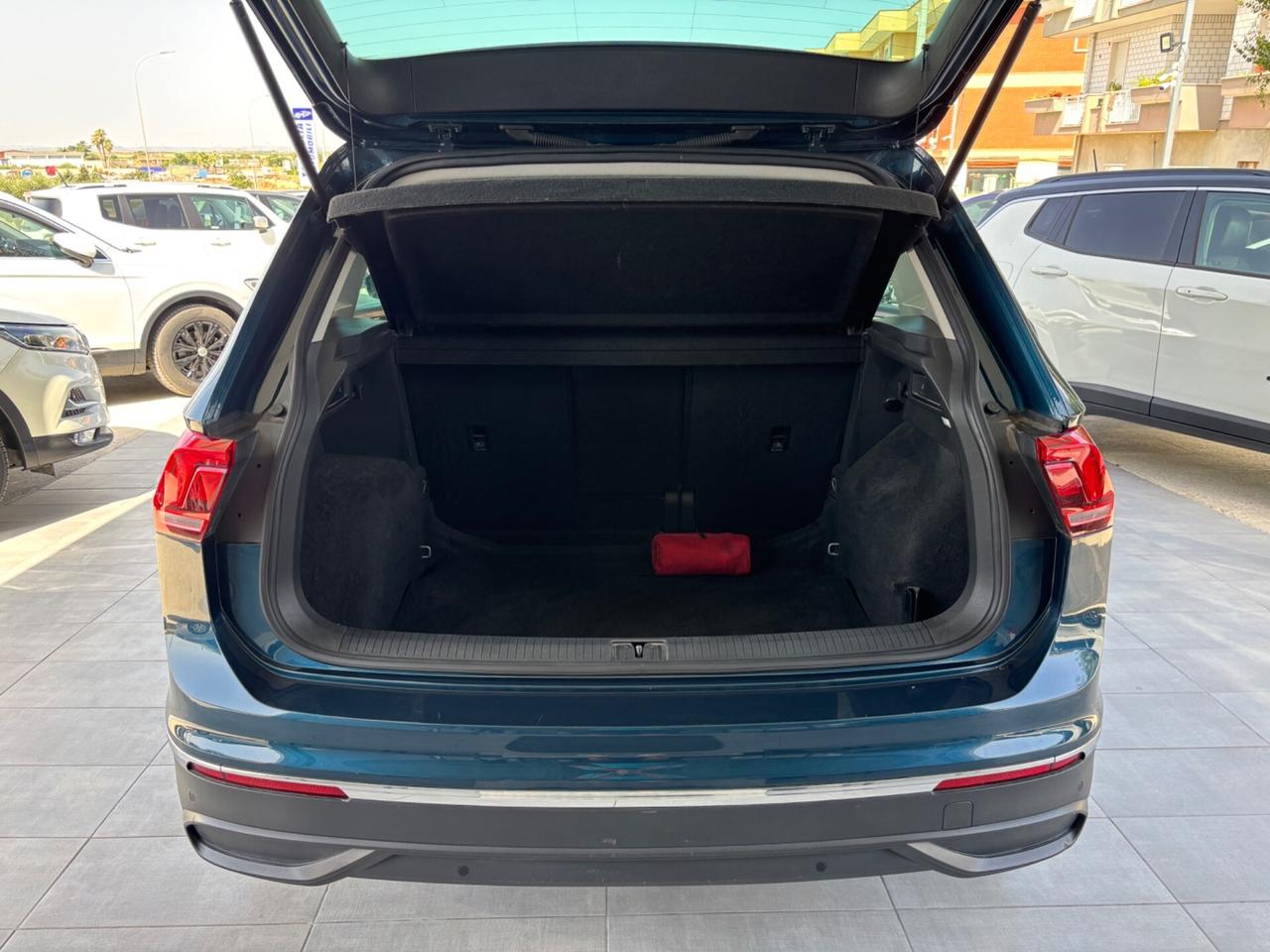 Volkswagen Tiguan 2.0 TDI 150 CV SCR DSG R-Line