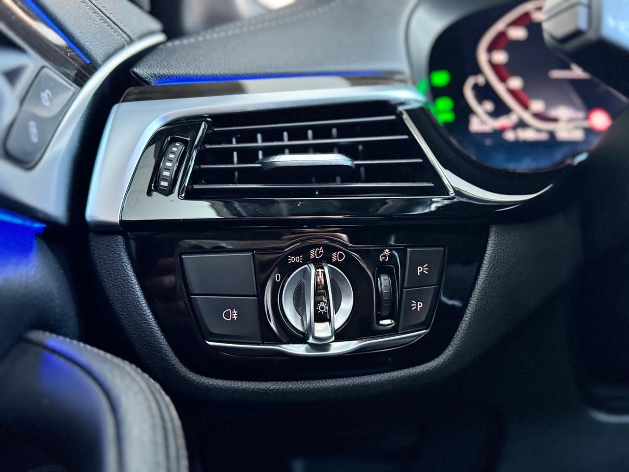 Bmw 520d xDrive Luxury TETTO LASER ACC