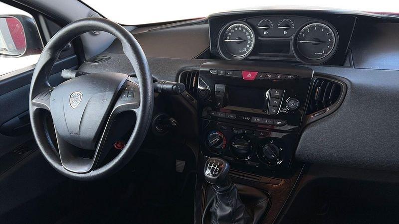 Lancia Ypsilon 1.0 firefly hybrid Gold s&s 70cv 5 Porte 1.0 FireFly Hybrid 70cv Gold S&S