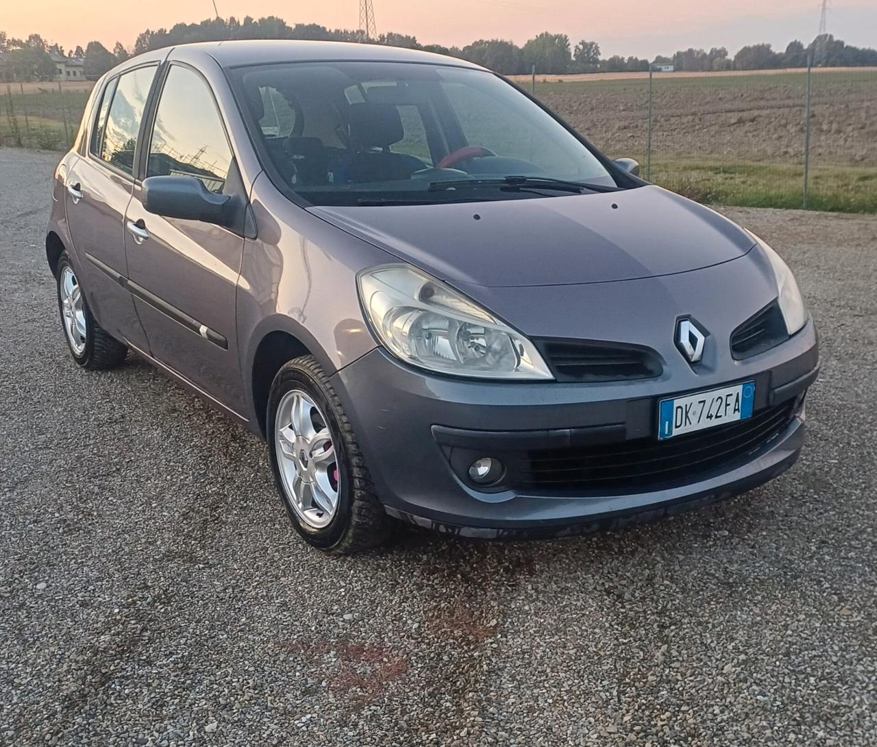 Renault Clio 1.2 16V 5 porte Le Iene