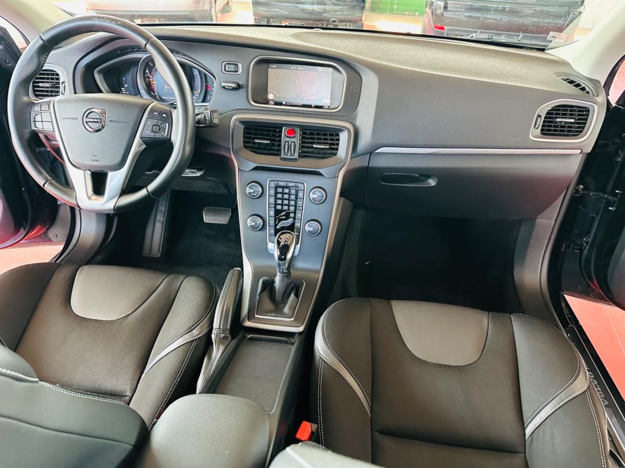 Volvo V40 2.0d Geartronic R-design