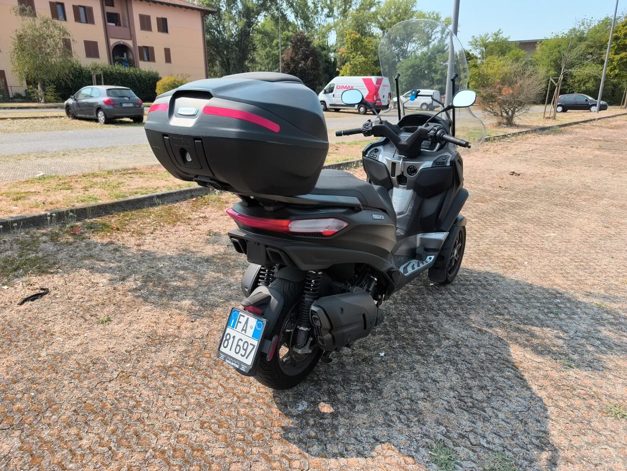 Piaggio MP3 530