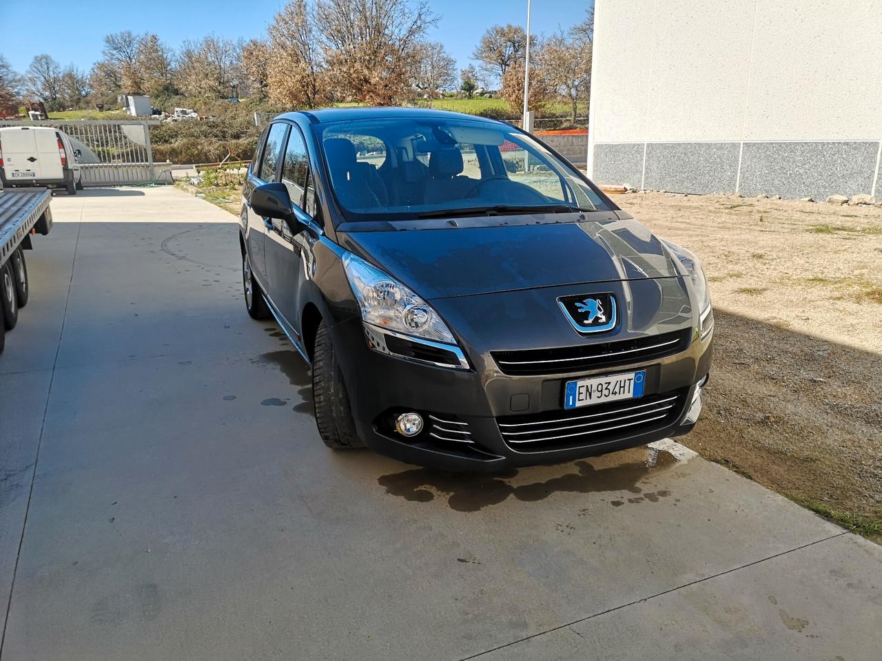 Peugeot 5008 1.6 HDi 115CV Allure