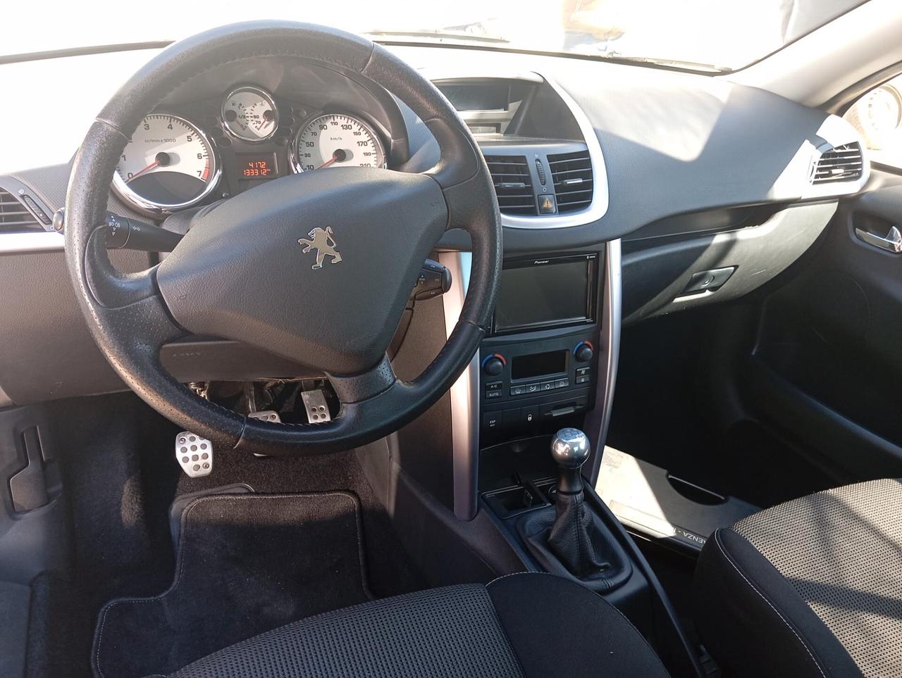 Peugeot 207 1.6 VTi 120CV CC Féline cabriolet