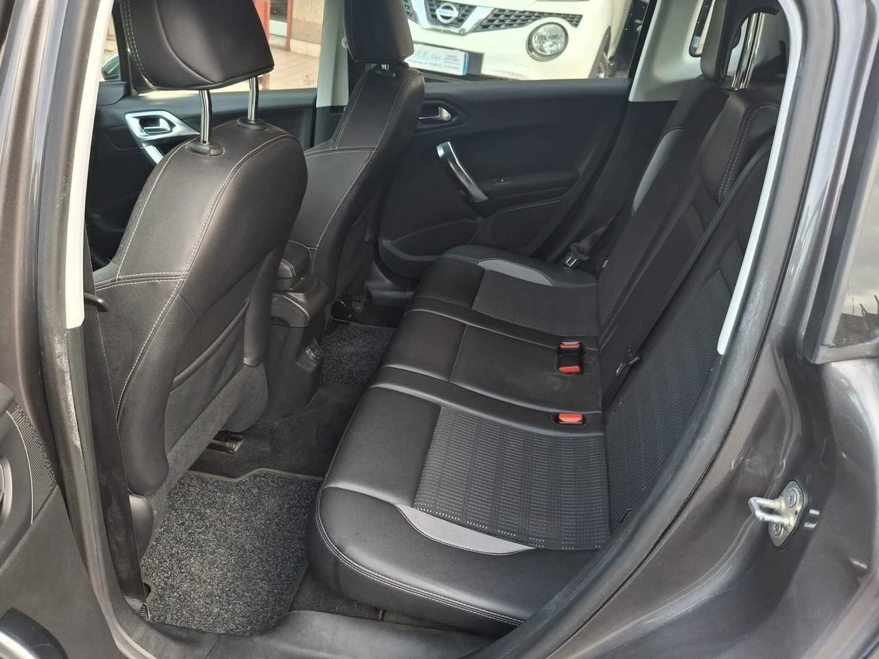 Peugeot 2008 1.6 e-HDi 92 CV Stop&Start Allure