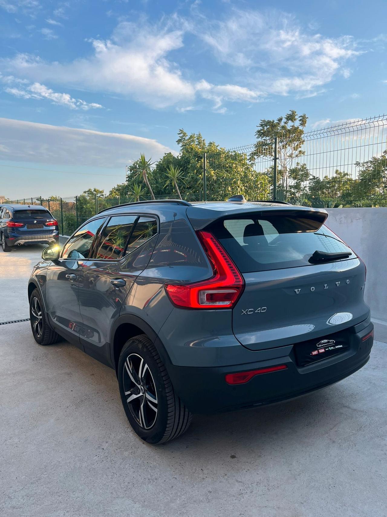 Volvo XC40 B3 automatico Plus Dark