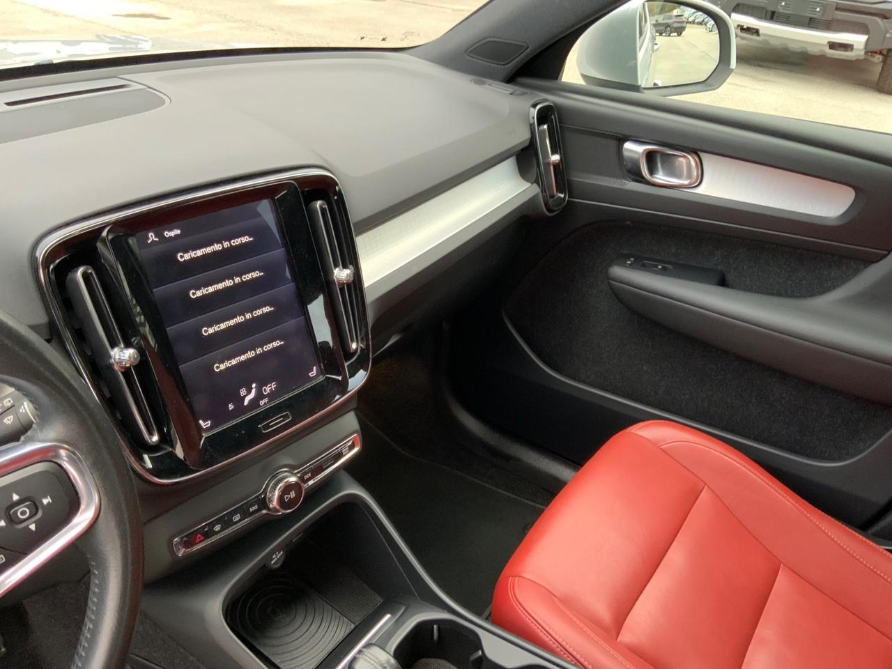 Volvo XC40 D4 AWD Geartronic Momentum