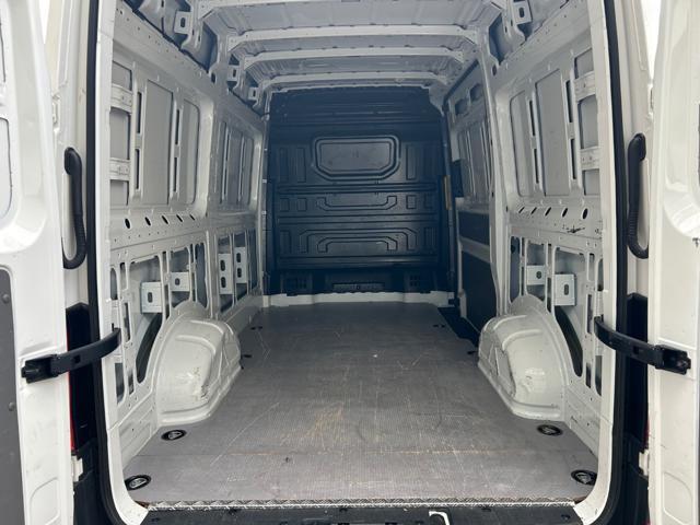 VOLKSWAGEN Crafter 35 2.0 TDI 140CV PM-TM Furgone