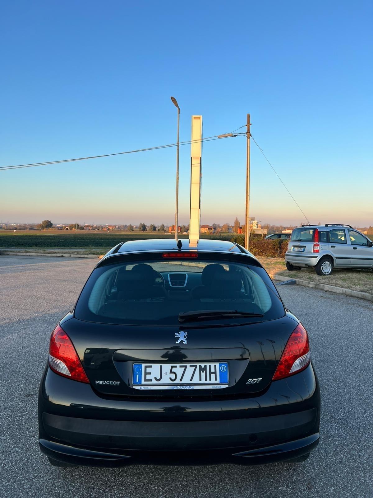 Peugeot 207 1.4 HDi 70CV FAP 5p. Mix