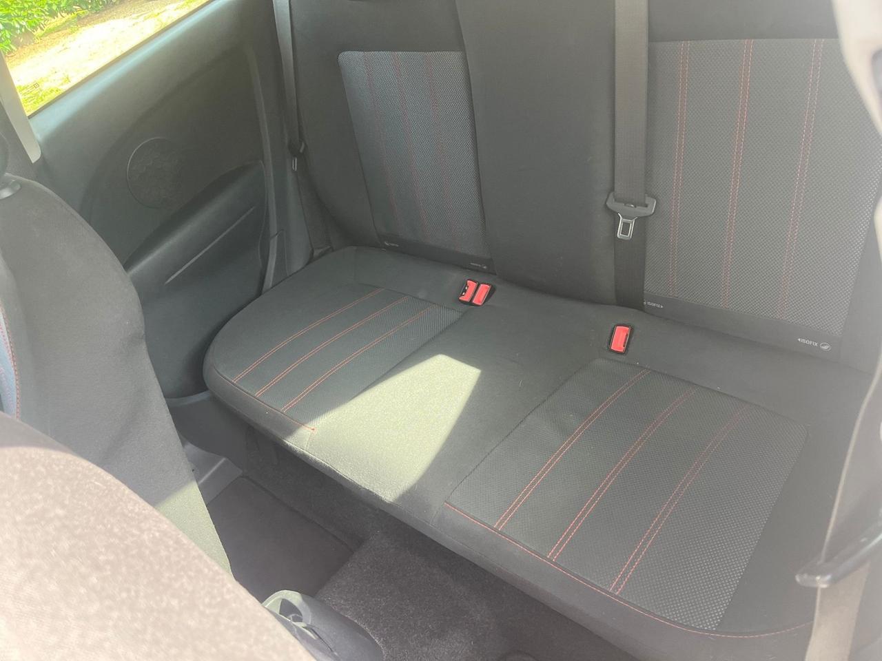 Opel Corsa 1.4 Benzina - Neopatentati