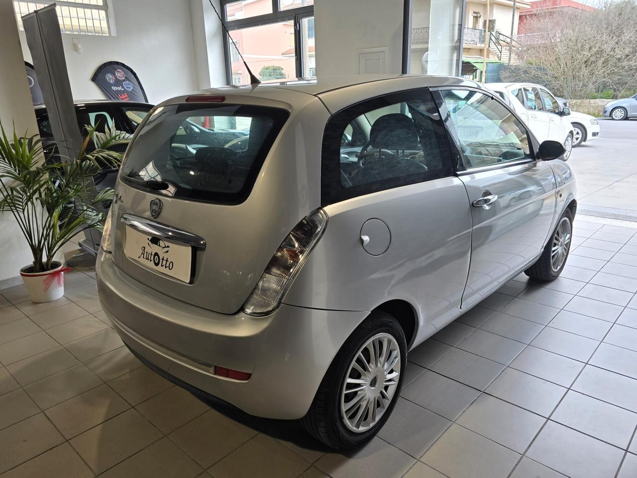 Lancia Ypsilon 1.2 Argento