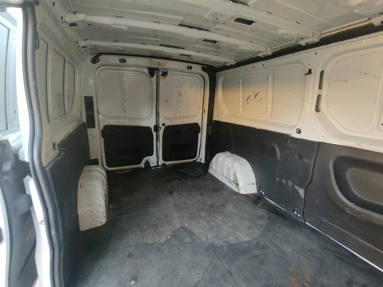 Opel Vivaro 29 L2H1 1.6 BIT. 14O CV EDITION, OK NEOPATENTATI, PREZZO + IVA
