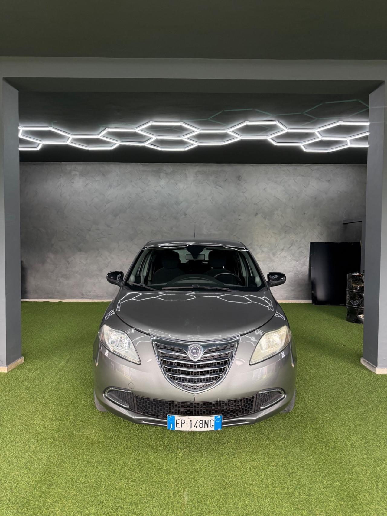 Lancia Ypsilon 1.2 Benz 69 CV