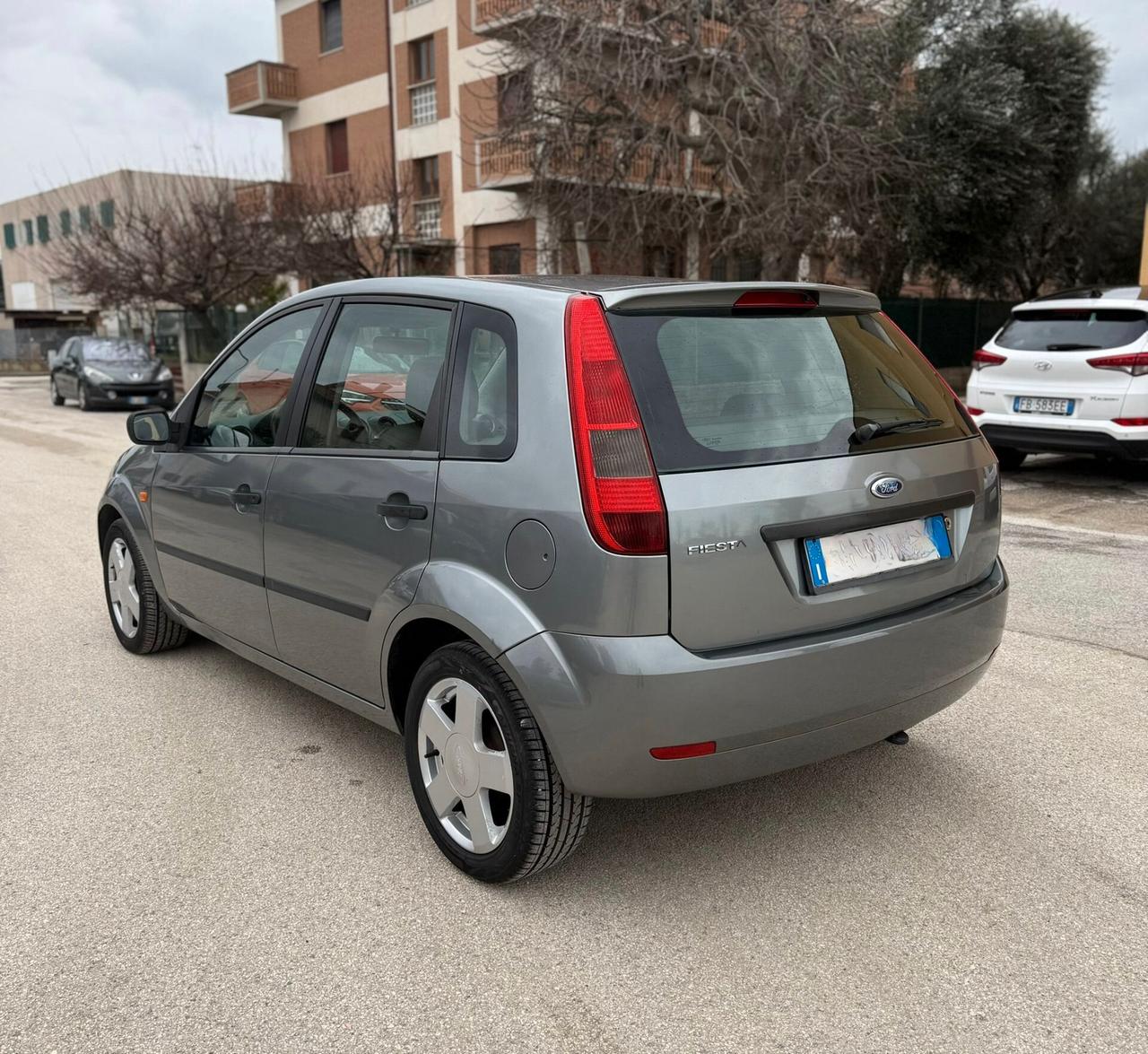 Ford Fiesta 140.000 km OK NEOPATENTATI