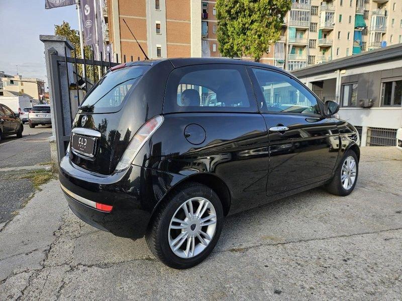 Lancia Ypsilon 1.3 MJT 75 CV