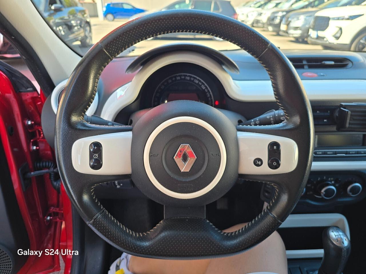 Renault Twingo SCe Stop&Start La Parisienne