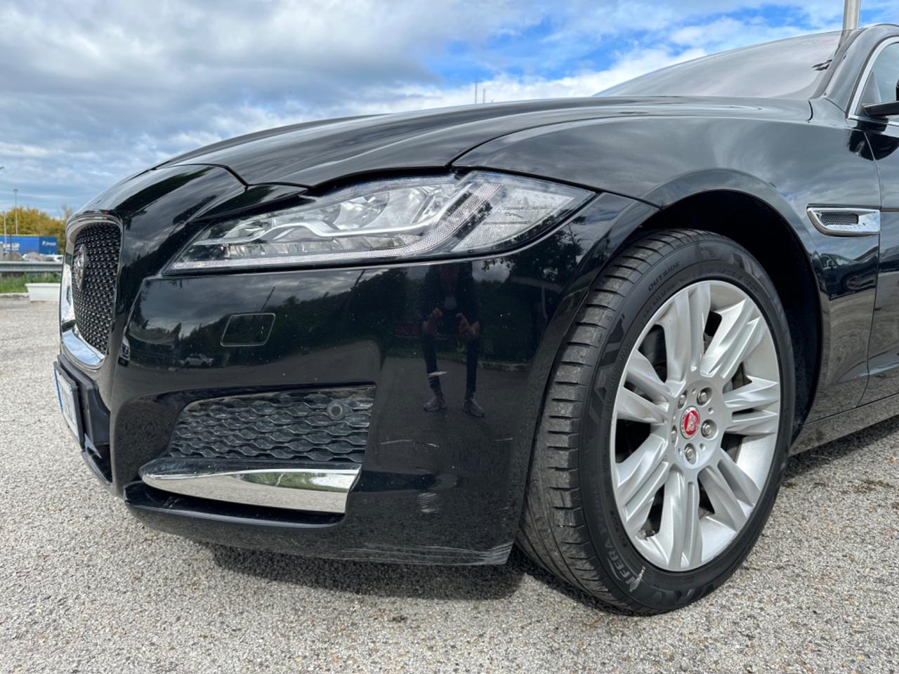 Jaguar XF Sportbrake 2.0 D 180 CV aut. Portfolio