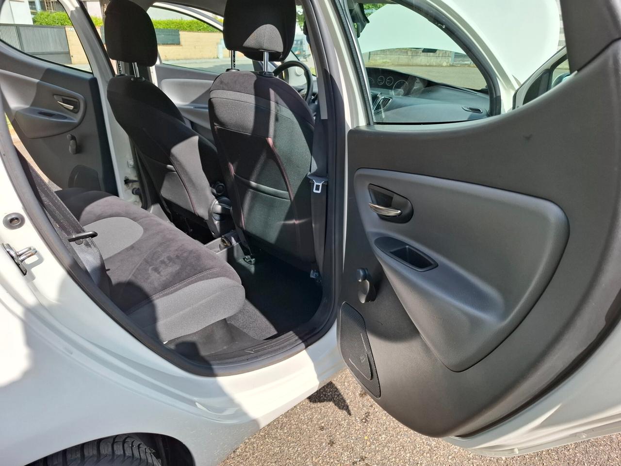 Lancia Ypsilon 1.2 69 CV 5 porte GPL Ecochic Gold