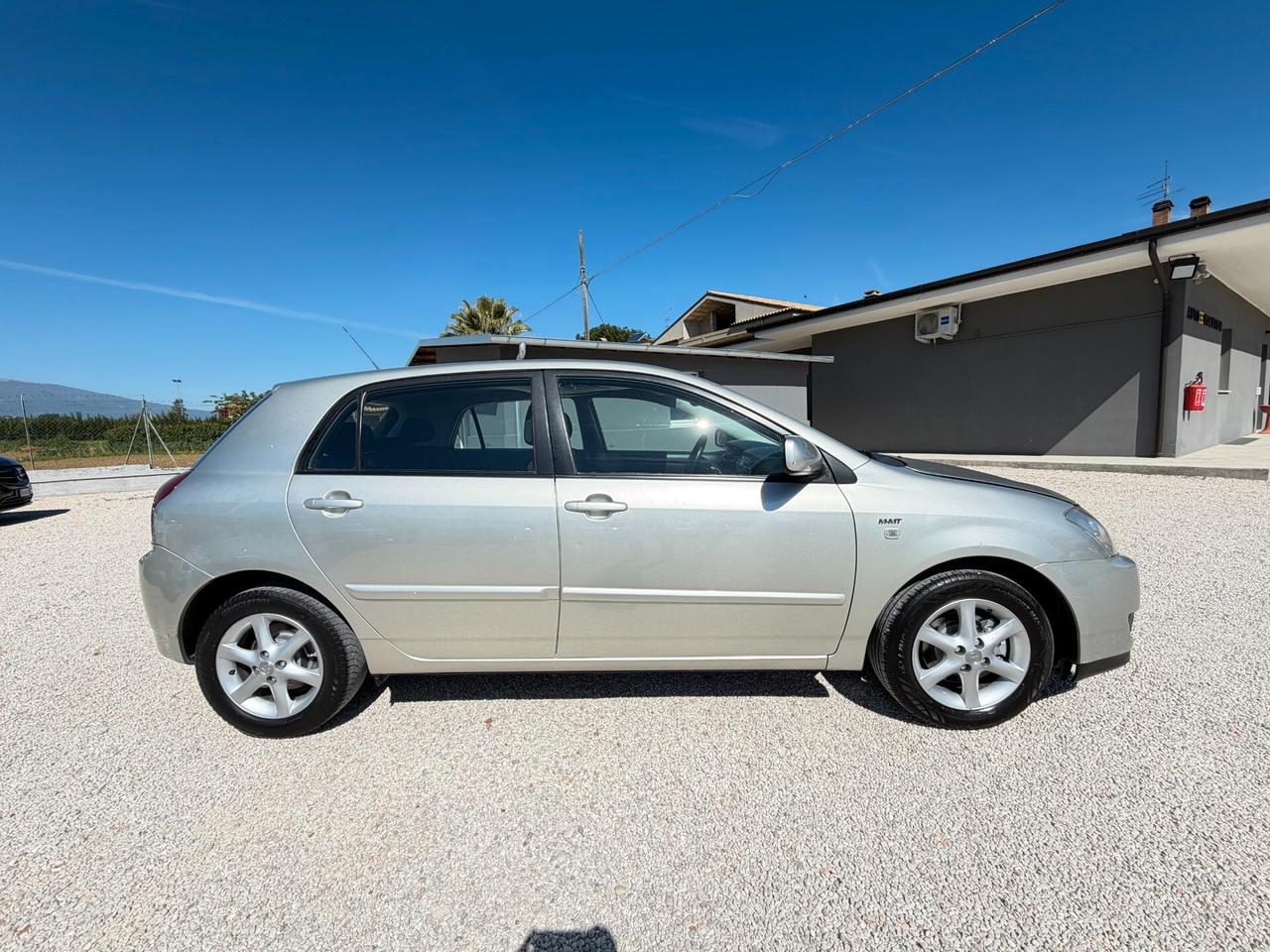 Toyota Corolla 1.4 D-4D 90 cv 5 p automatica 284.610 km