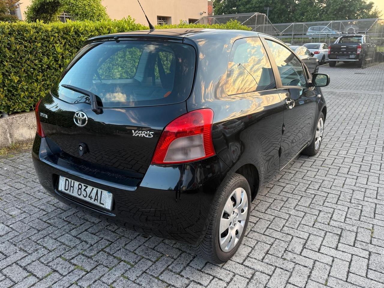 Toyota Yaris 1.0 Sol