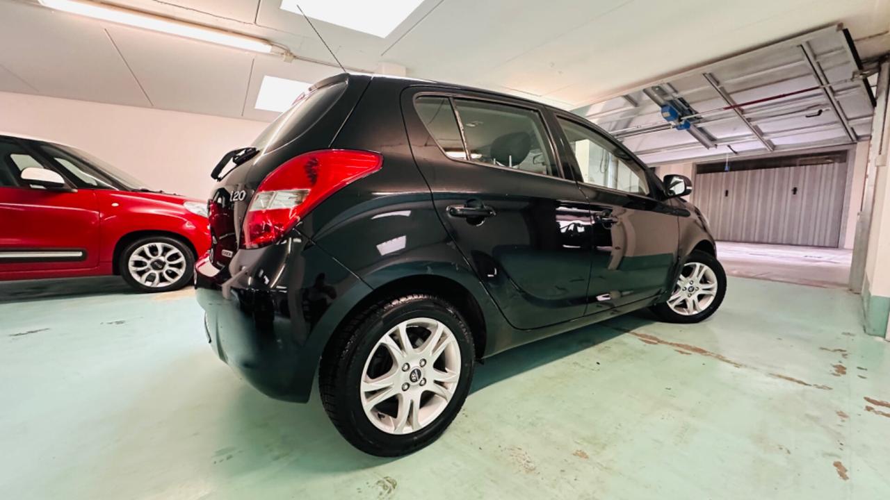 Hyundai i20 1.4 CRDi 5p. (Anche per neopatentati)